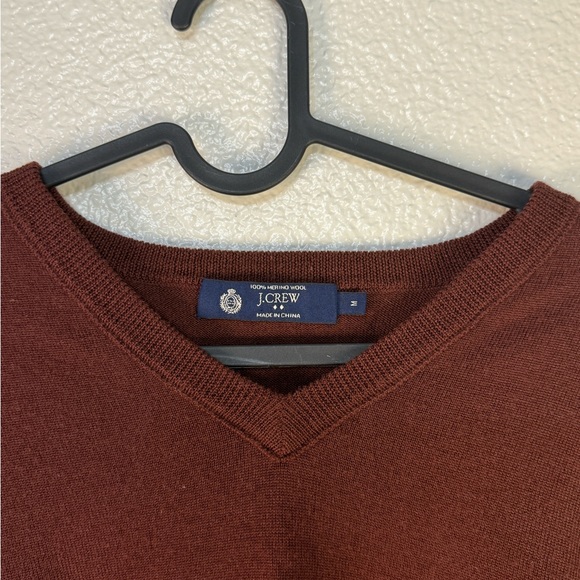 J. Crew 100% Merino Wool V Neck Sweater Plum size M - Picture 5 of 5
